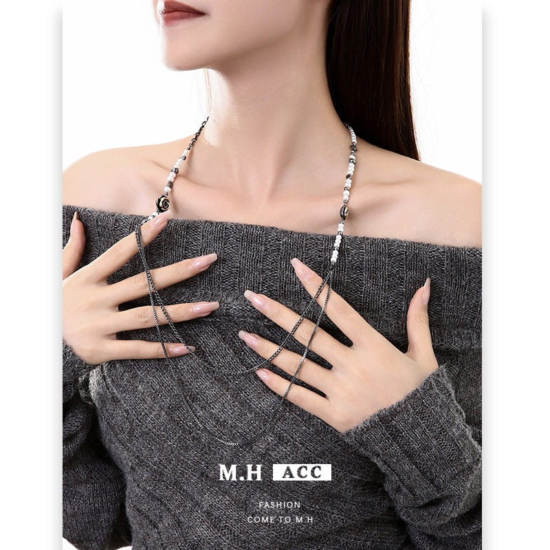 A court-style floral pearl sweater chain for women, a delicate cross-border high-end necklace, versatile and simple details Picture