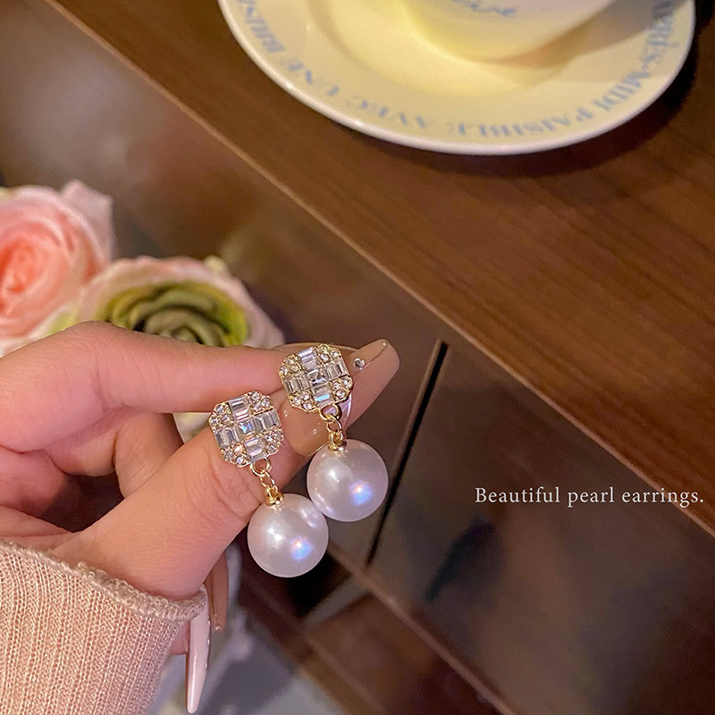 Exquisite zircon pearl earrings for women, 2024 new, niche design sense, versatile and elegant bestseller earrings wholesale Specification drawing