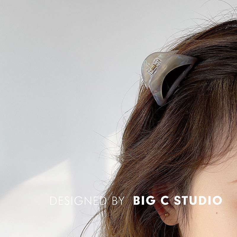 The cool and stylish shark clip, mermaid color hollowed-out grab clip, exquisite bangs clip and back of the head clip are all popular on Instagram Specification drawing
