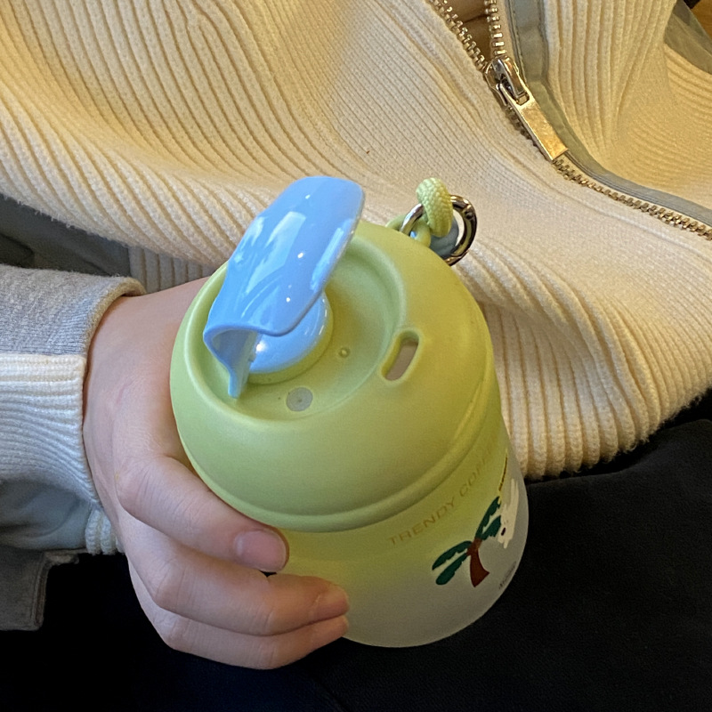 ins original coconut tree puppy gradient green sealed glass cup, niche coconut kitten water cup, large-capacity portable cup Application Scenario