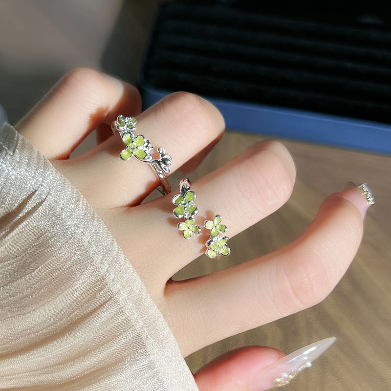 Forest-themed floral three-dimensional flower light green enamel elegant ring, women's niche design sense, cold style sweet index finger ring details Picture