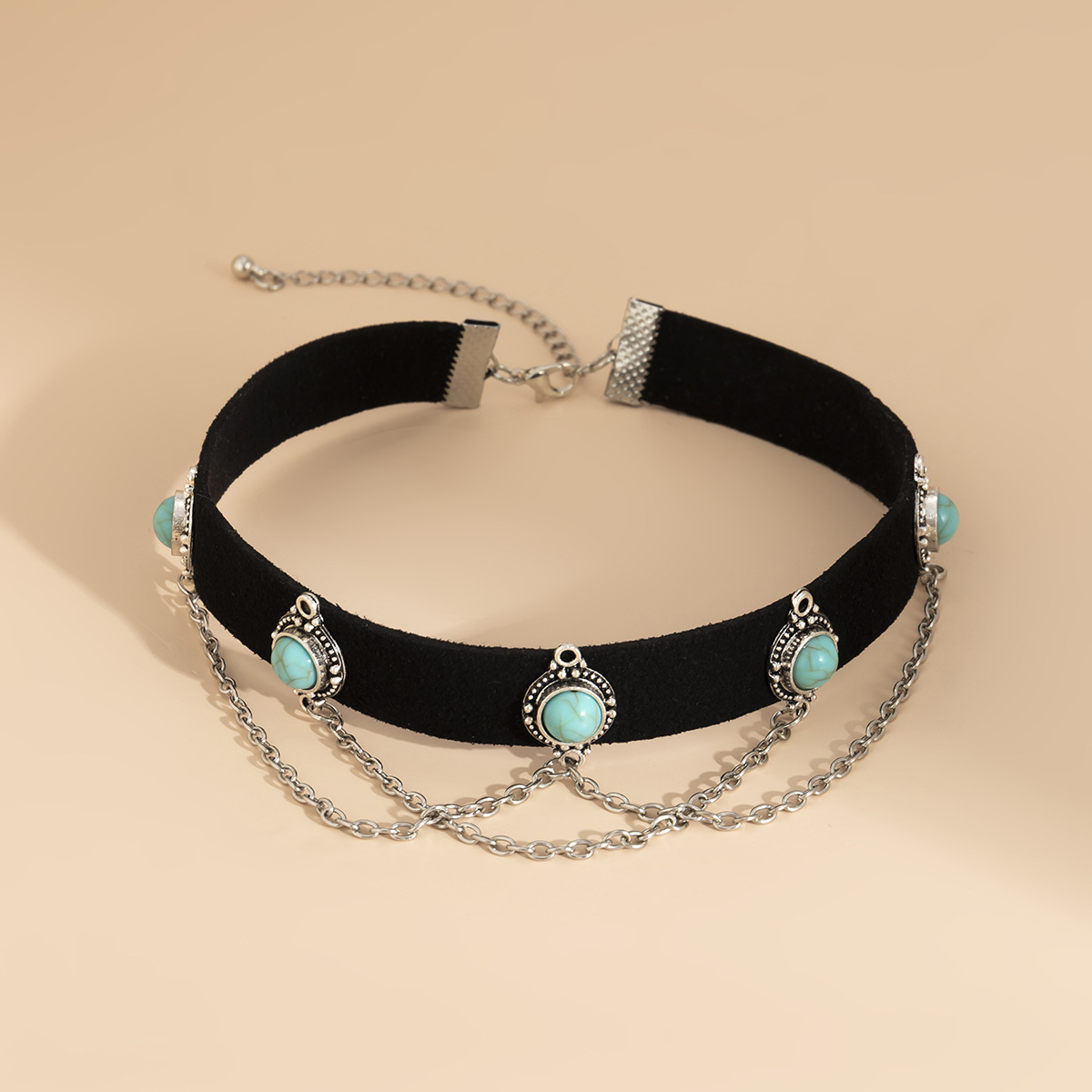 European and American cross-border jewelry alloy sweet and cool girl choker collar, retro black velvet turquoise tassel necklace Application Scenario