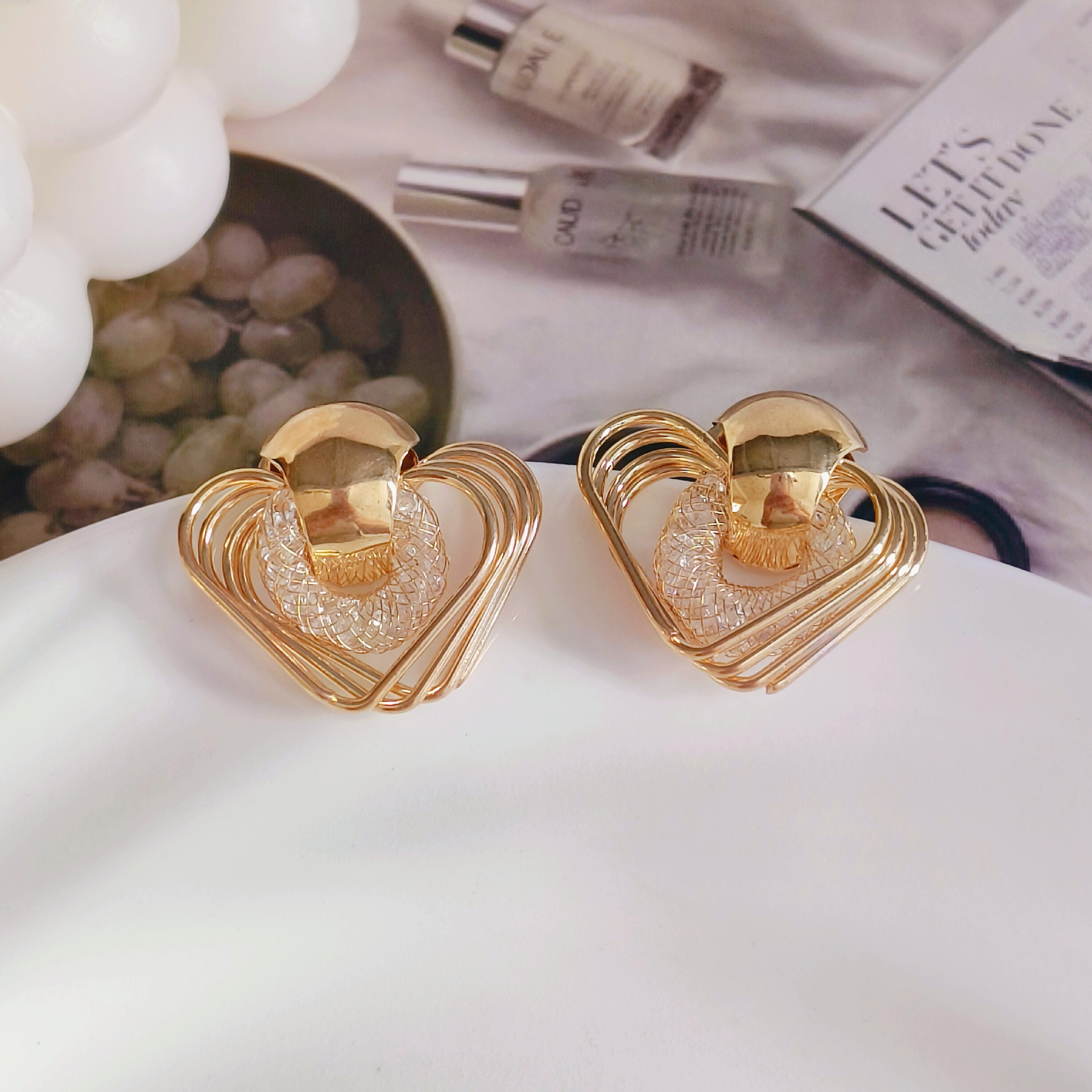 Cross-border style light luxury grid sparkling diamond multi-layer heart-shaped stud earrings, women's Instagram trendy personality, European and American design sense earrings full figure