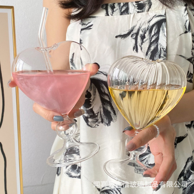 Ins-style modern heart-shaped cups, straw glass drinking cups, summer beverage juice cocktail cups, coffee cups details Picture