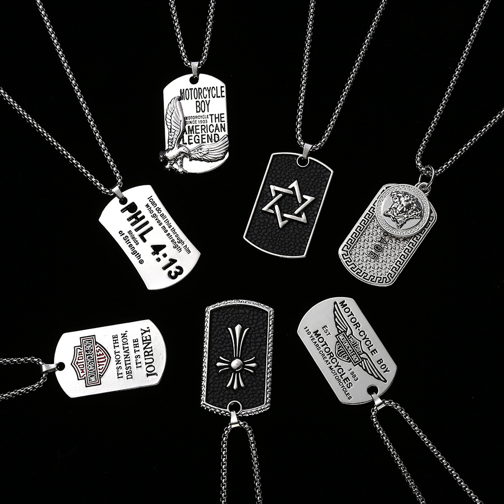 European and American trendsetters' titanium steel chain, non-fading, women's unique military brand necklace, the same style as the popular street hip-hop men's pendant accessory full figure