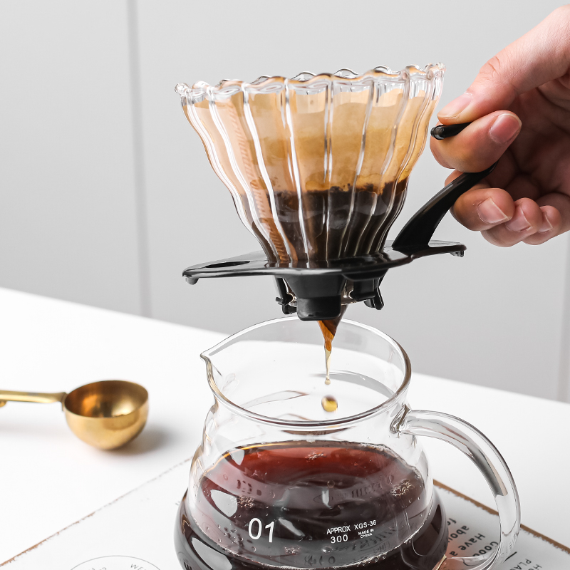 Cloud pot manufacturer wholesale high borosilicate transparent glass filter hand-brewed coffee cloud pot coffee sharing pot set full figure