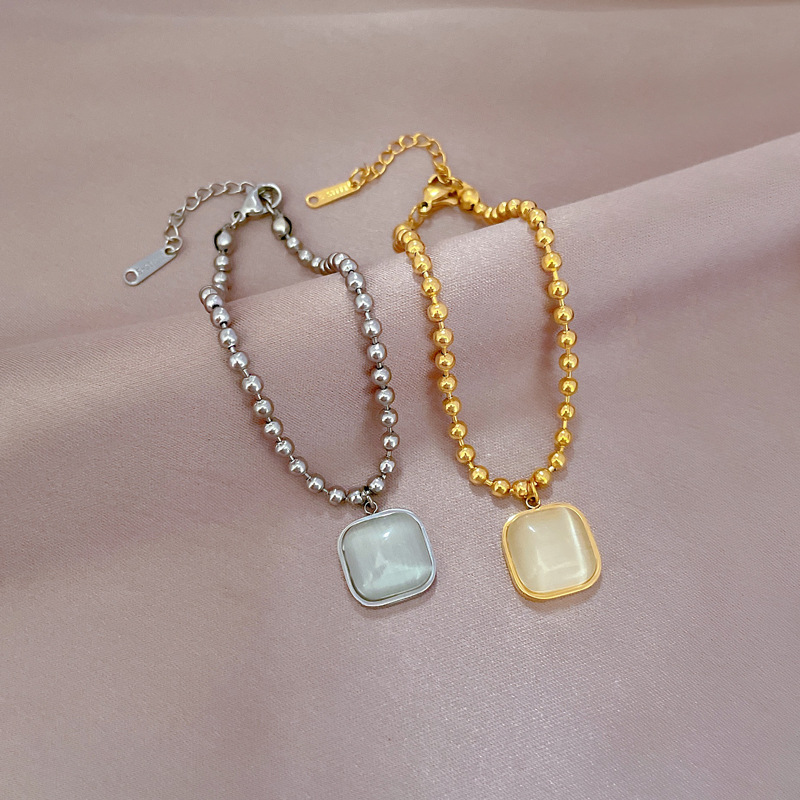 【 All-titanium Steel 】 Dongdamen's unique and elegant forest-themed cat-eye square bead bracelet, a retro female Internet celebrity's best friend Application Scenario