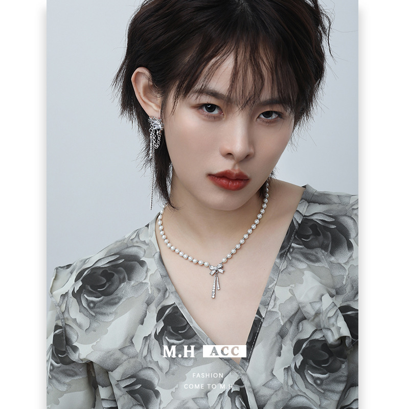 Bow pearl necklace for women's cross-border style, versatile and high-end neckchain, exquisite, fashionable and niche design collarbone chain full figure