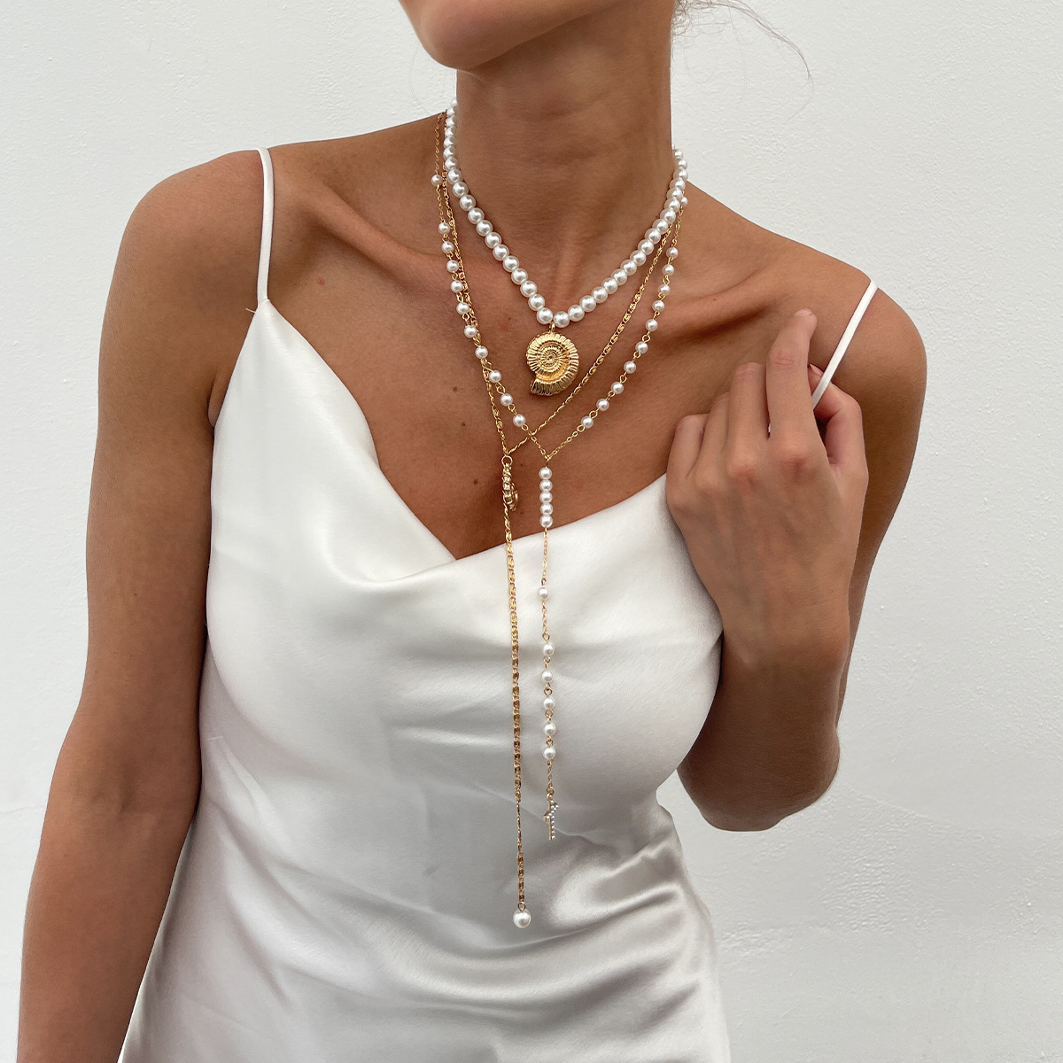 European and American cross-border jewelry vacation style conch cross pendant necklace, summer beach pearl string collarbone chain Specification drawing