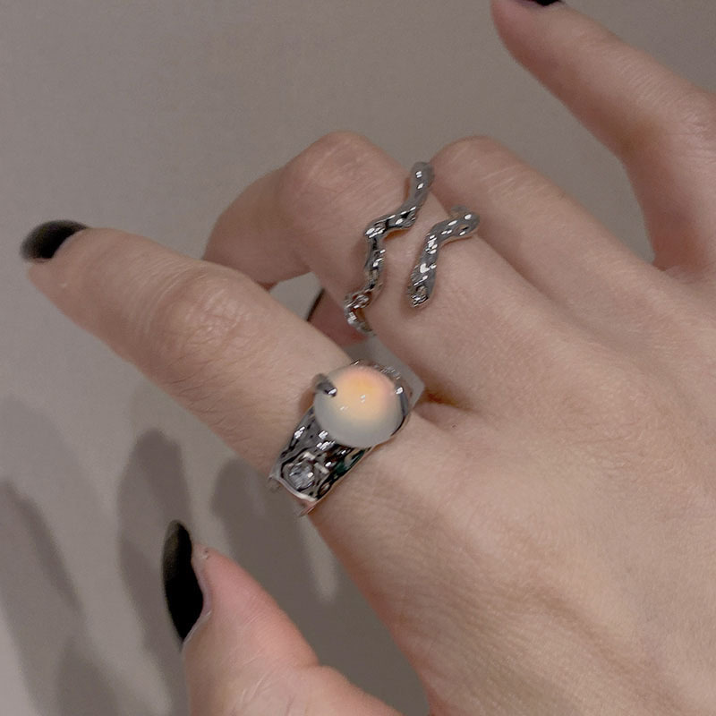 A niche design sense, light luxury and cold style open-mouth ring for women on Instagram, fashionable and individual, moonstone, elegant and simple ring Specification drawing