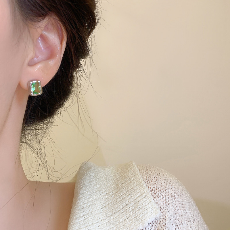 Super elegant! Green zircon square stud earrings exude a high-end feminine charm. Simple and versatile earrings are a new trend in 2025 details Picture