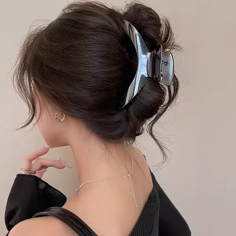 Minimalist metal arc-shaped hair clip, high-end and exquisite new spring and summer hair clip, women's shark clip at the back of the head Specification drawing