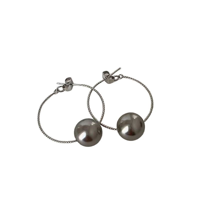 Hong Kong-style retro metal pearl ear buckles, women's design sense, niche, individual, simple and elegant, versatile and fashionable earrings and earrings Item Picture