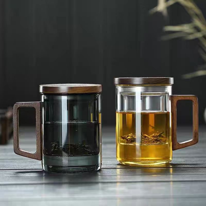 Wholesale household high-temperature resistant wooden handle cups, tea water separation cups, glass cups, high borosilicate glass water cups and tea cups Application Scenario