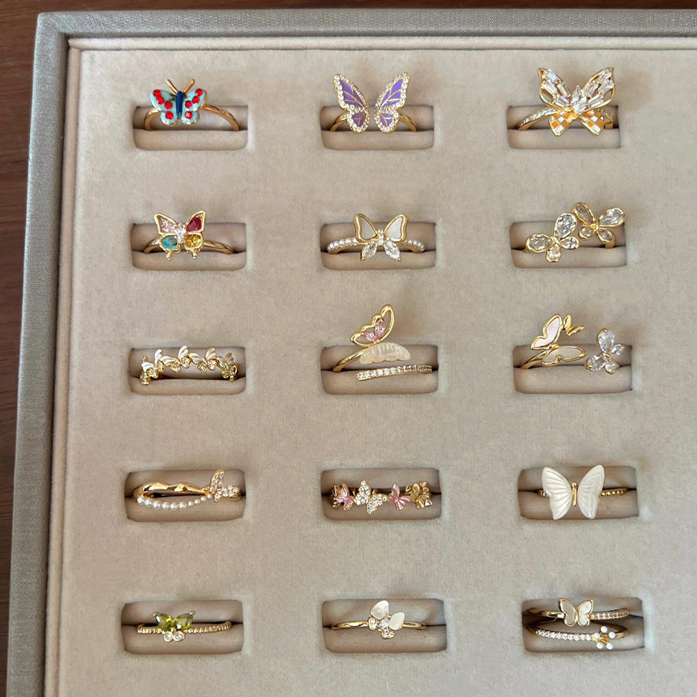 Colorful drop enamel butterfly ring, a niche design for women, exudes an exquisite and high-end feel. Unique small diamond ring, a new type of jewelry full figure