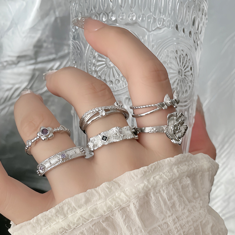 Sweet and cool, niche design sense, flower butterfly, Hong Kong-style fashionable open ring, women's line brushed, versatile and exquisite ring full figure