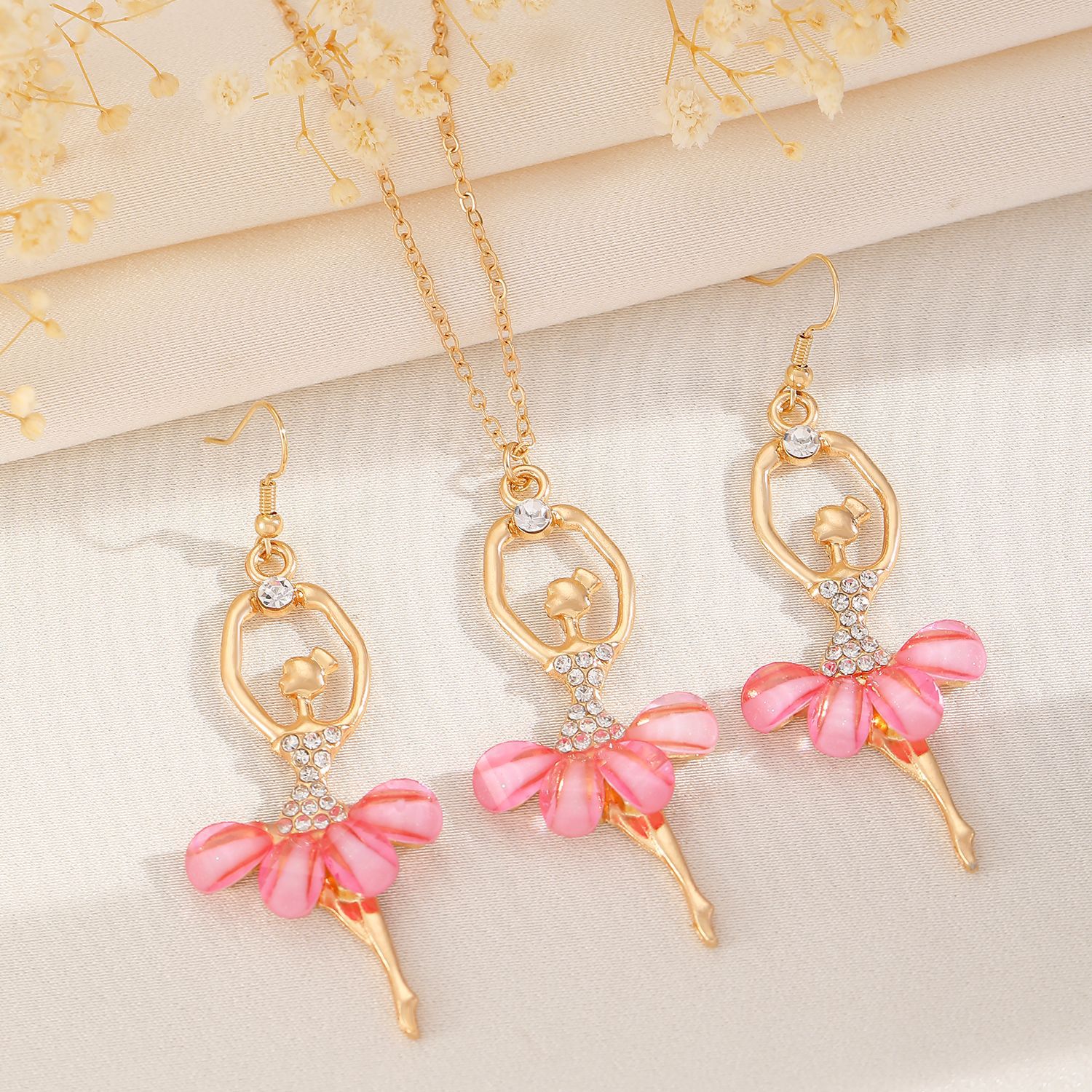 Cross-border pink dress, ballet girl necklace, fashionable jewelry set, collarbone chain, European and American diamond-encrusted crystal earrings for women Application Scenario