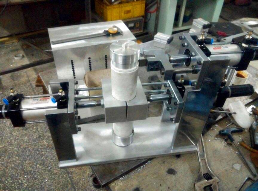 The manufacturer has in stock positioning spinning machines, circular products, high-speed rotary welding machines, filter elements, rotary friction machines and spinning machines undefined