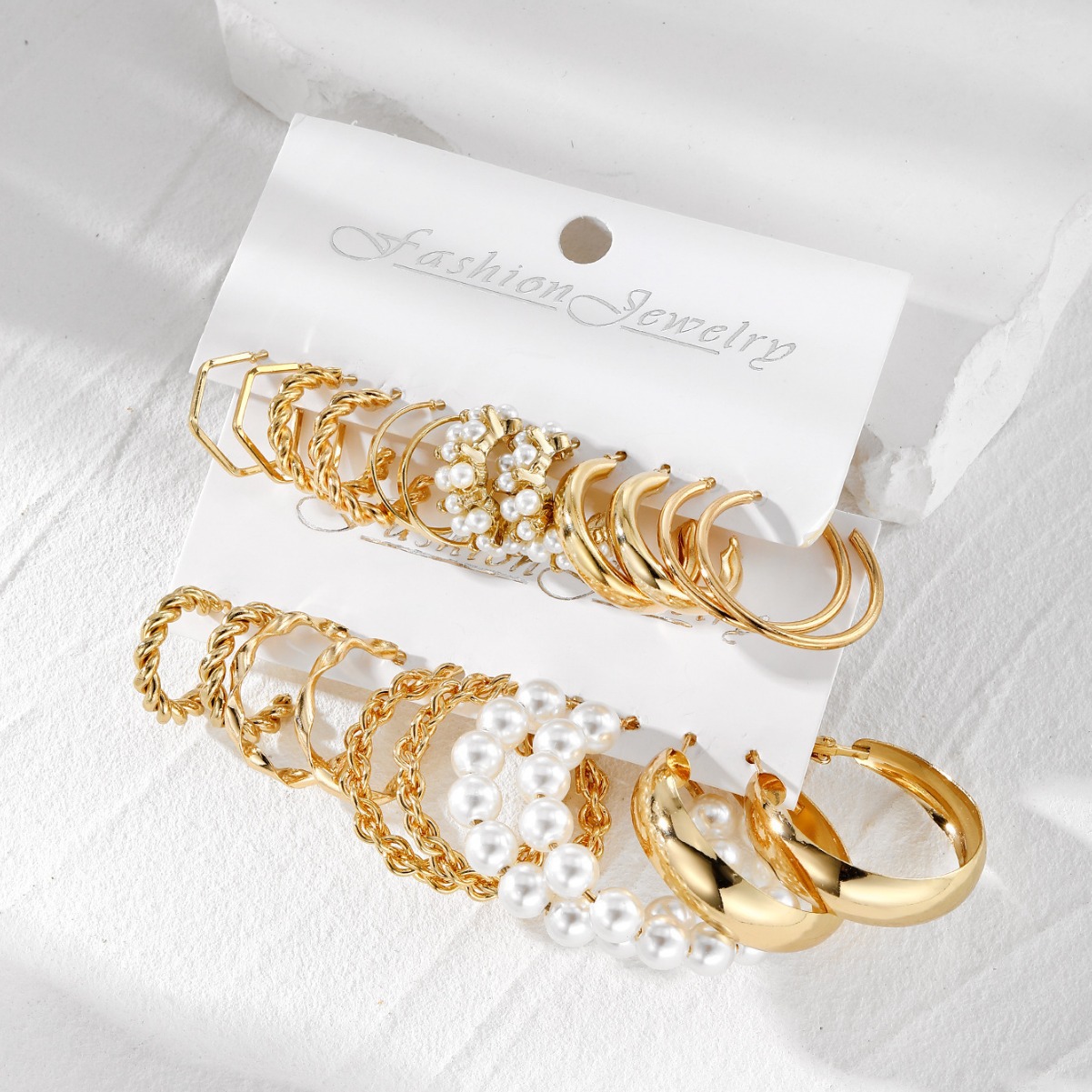 A new set of 6 pairs of retro geometric C-shaped alloy pearl earrings from Europe and America, featuring a fashionable and high-end look for women Specification drawing