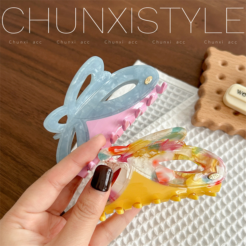 YD Double-piece retro high-end acetate large butterfly grab hair clip 2025 new style shark clip hair accessory at the back of the head Application Scenario