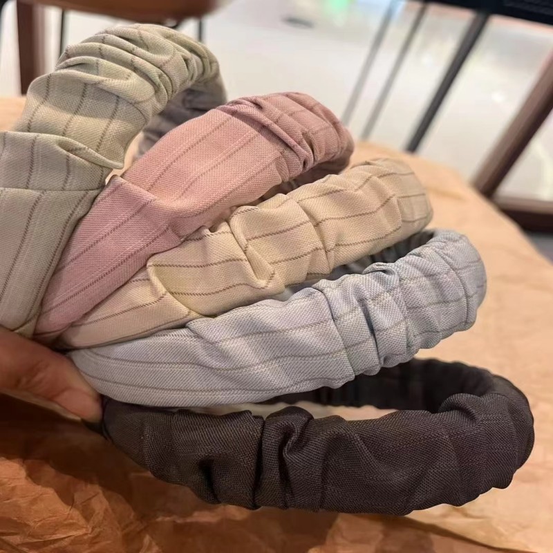 Korean-style dopamine pleated cream fresh hair band, striped high top pressure hair band, fashionable and versatile hair accessory full figure