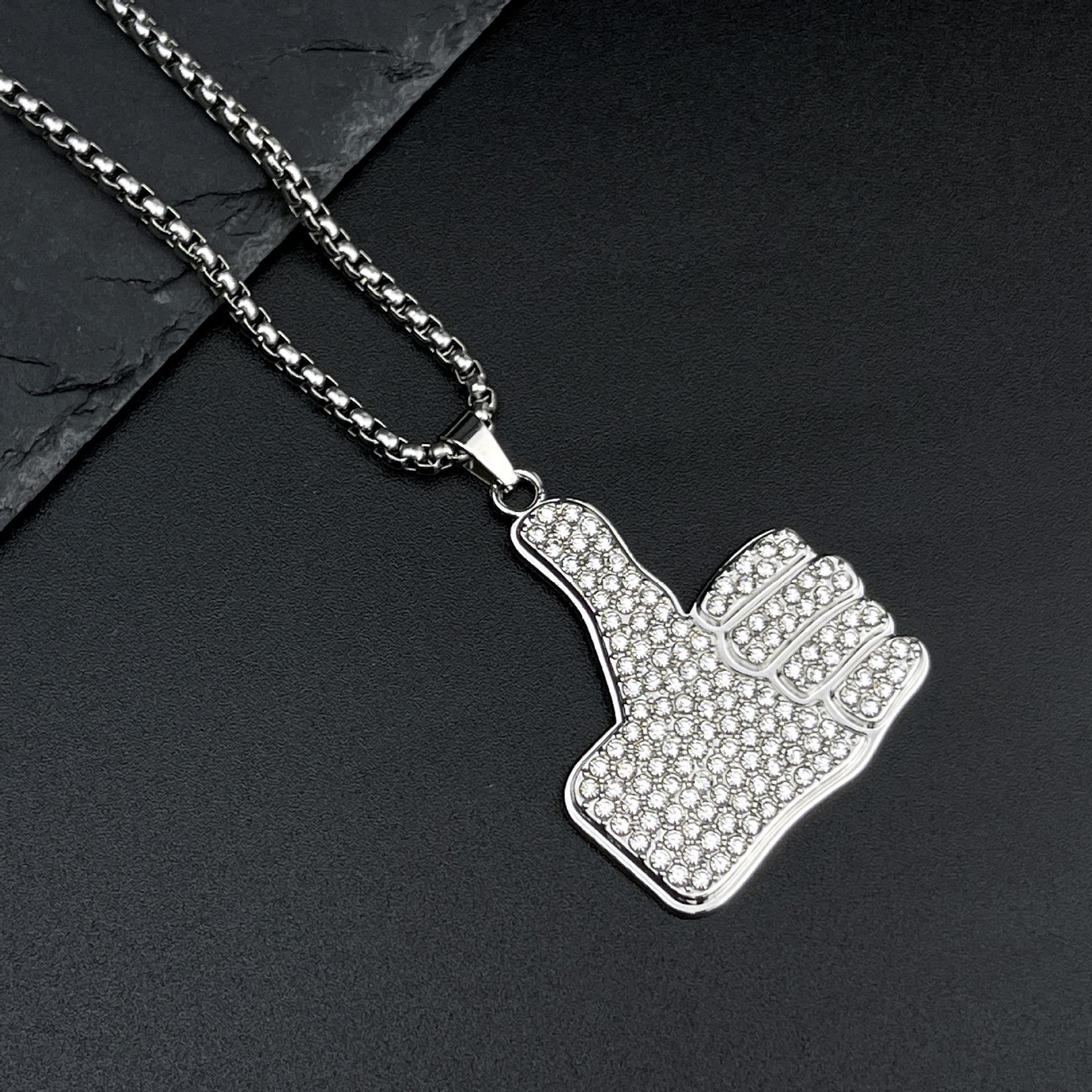 Wholesale of new cross-border European and American style diamond-encrusted thumb necklaces and fashionable hip-hop full-diamond finger pendants Specification drawing