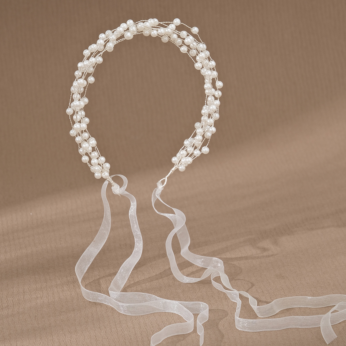 New pearl hair accessories for foreign trade, bridal hair bands, wedding banquet party accessories, super fairy-like braided hair ribbons, pearl headbands details Picture