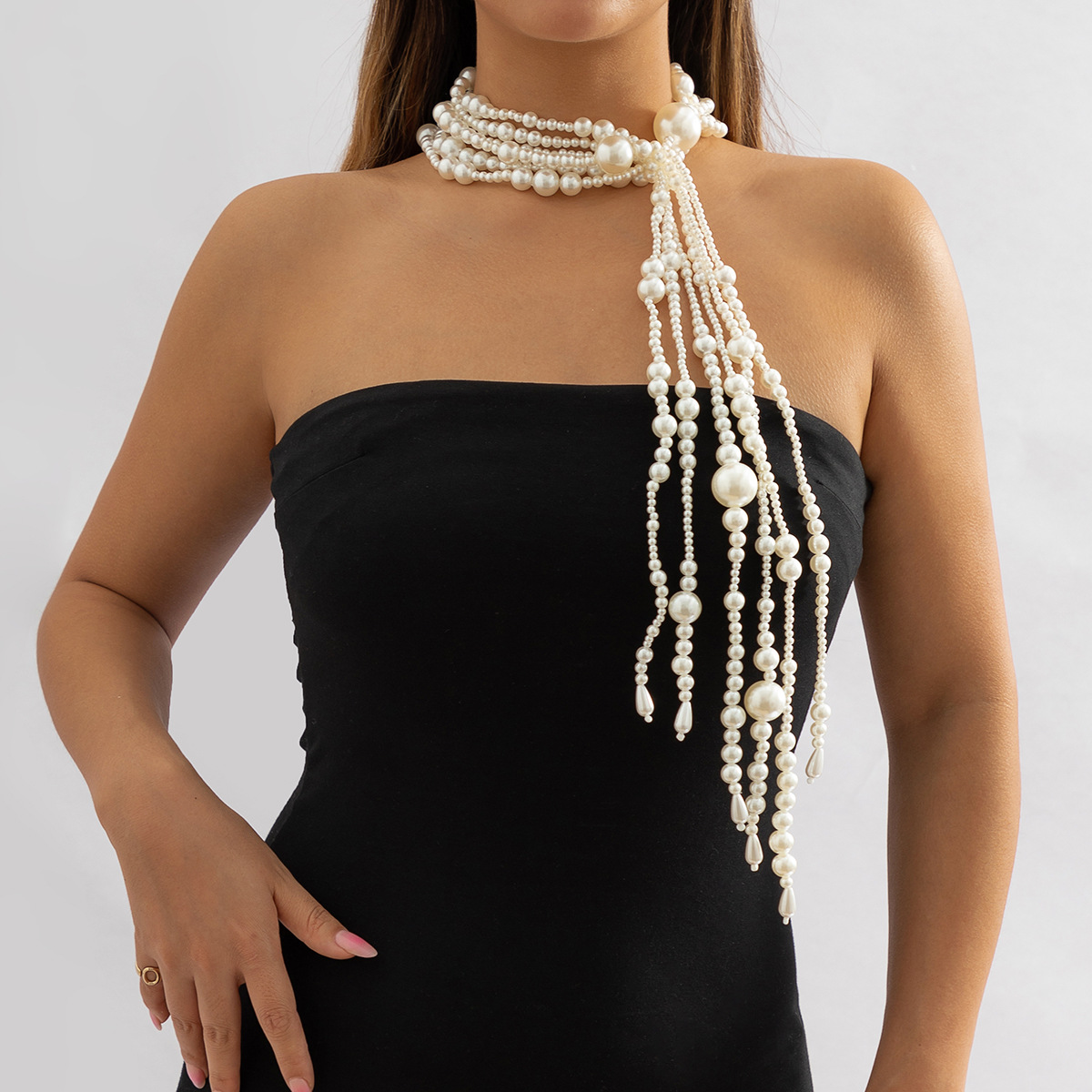 European and American cross-border accessories, exaggerated and fashionable style runway tassel necklace, long retro imitation pearl neck necklace for women details Picture