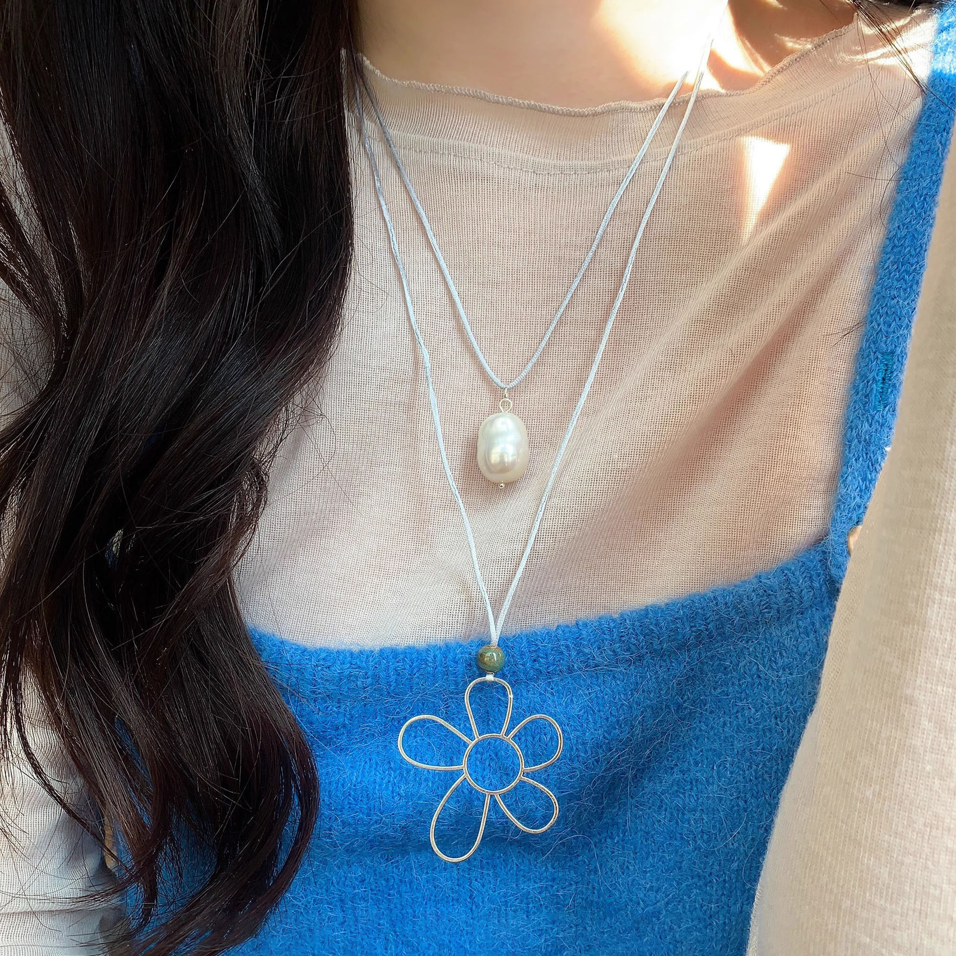 Korean-style, elegant, hollowed-out silver flower stacked necklace, Baroque pearl pendant, collarbone chain, simple sweater chain full figure