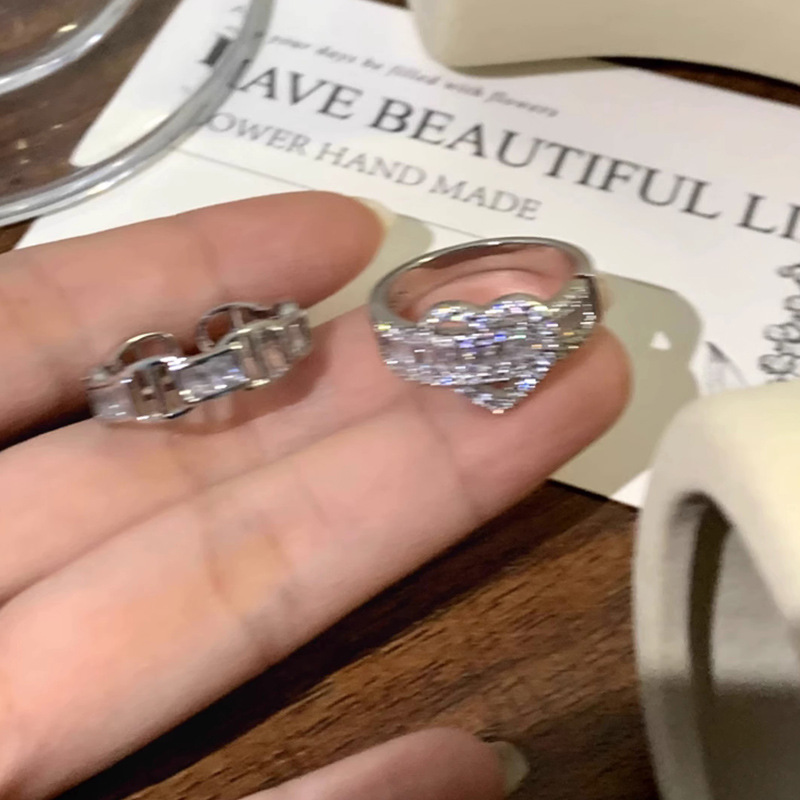 Sweet and cool style heart-shaped zircon open ring, a niche design for women, a light luxury niche design, an ins fashion and personality ring Specification drawing
