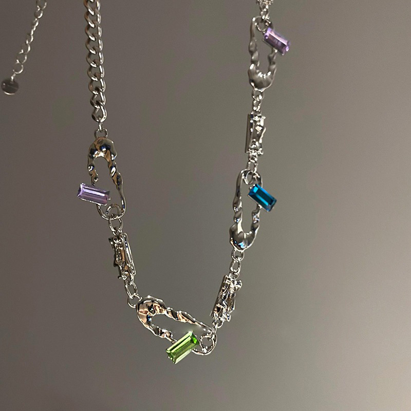 Not bound by actions! Colorful crystal spliced necklace with a unique design collarbone chain, 2023 new women's summer style details Picture