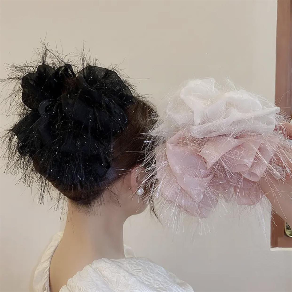 Black feather fashionable grappling clips, light luxury feminine charm, new mesh hair clips, bow, back of the head updo hair accessory full figure