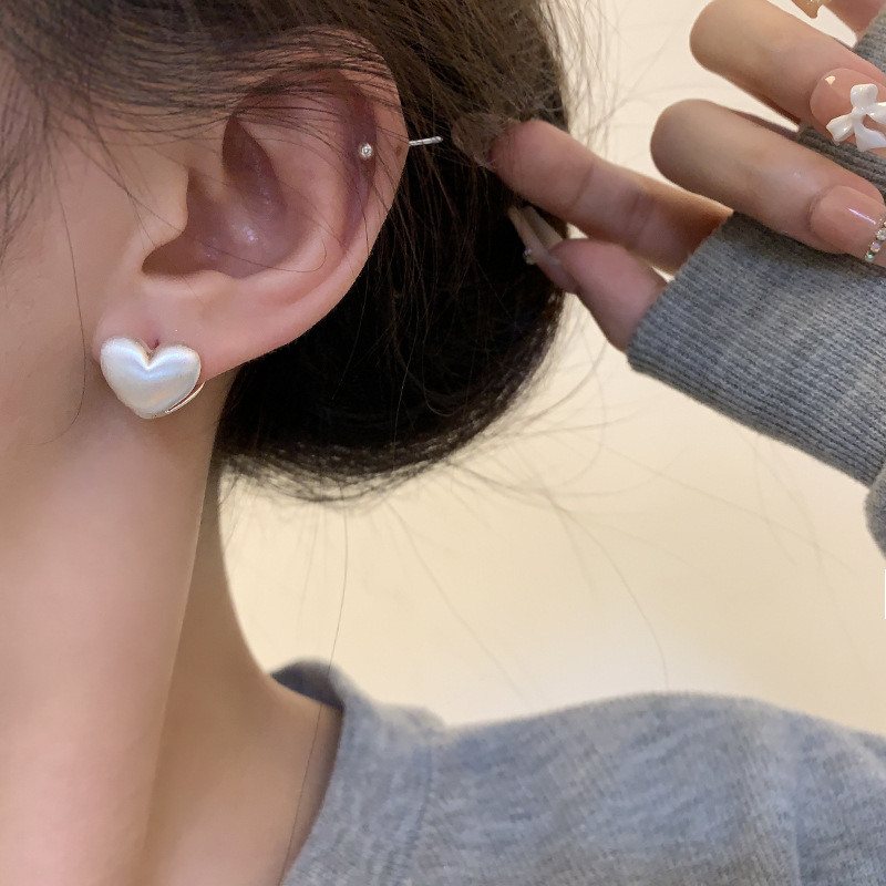 S925 Silver Needle Korean simple frosted heart-shaped ear buckles, a high-end design for women, fashionable and versatile bestseller for wholesale Application Scenario