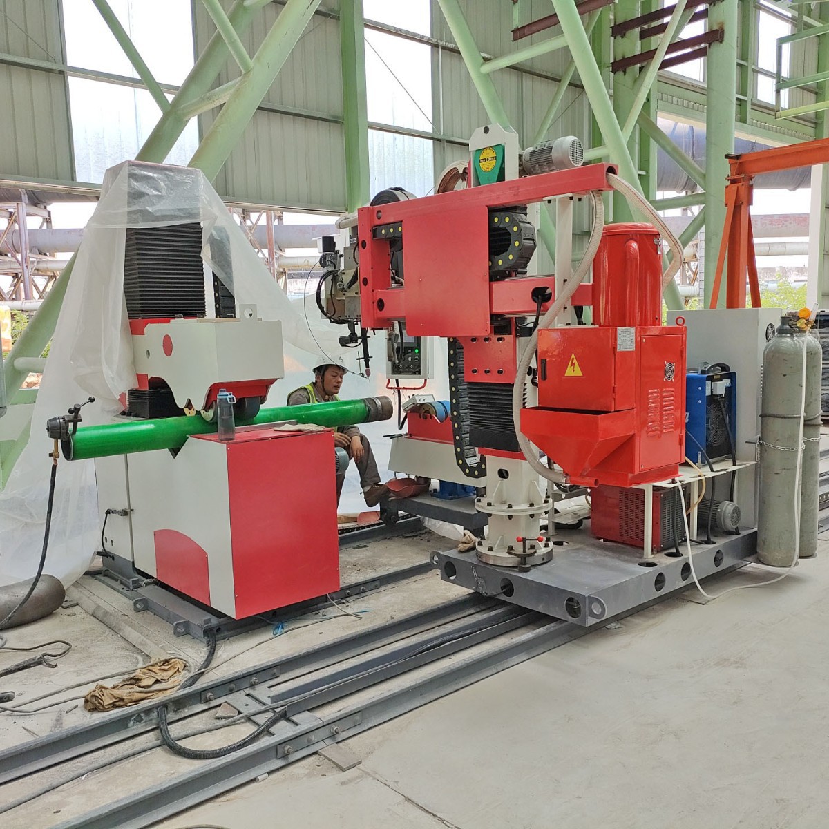 Cantilever type pipe automatic welding machine, roller compression drive, improves welding efficiency details Picture