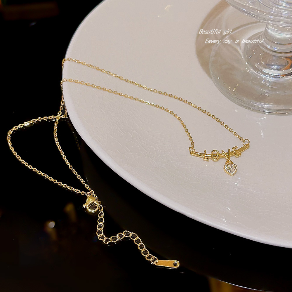 A niche heart-shaped LOVE letter necklace, a fashionable and elegant titanium steel collarbone chain by a female Internet celebrity on Instagram, and a unique cross-border accessory Specification drawing