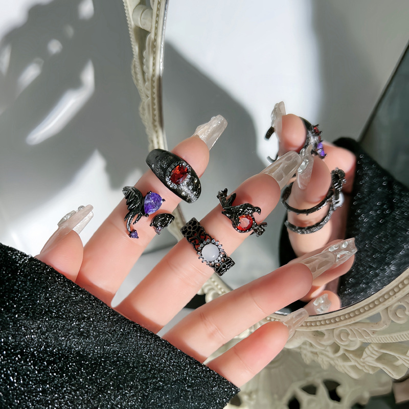 A niche design with a dark retro European and American style, a purple diamond open-top ring, a gender-neutral female style, and a cross-border punk ring Application Scenario
