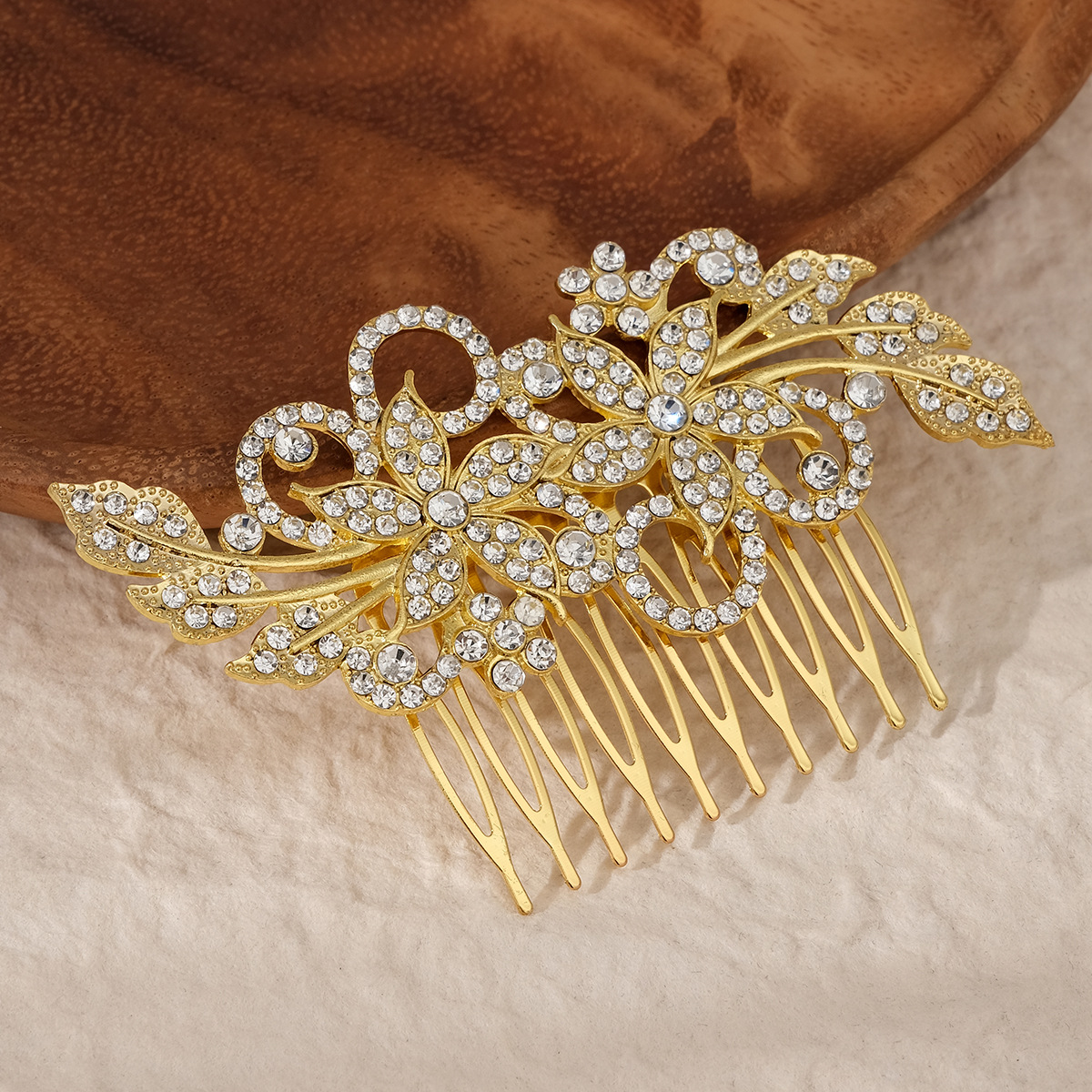 European and American export accessories, alloy water diamond comb hair accessories, ancient-style photo coil hair accessories, luxurious diamond-encrusted bridal hair combs details Picture