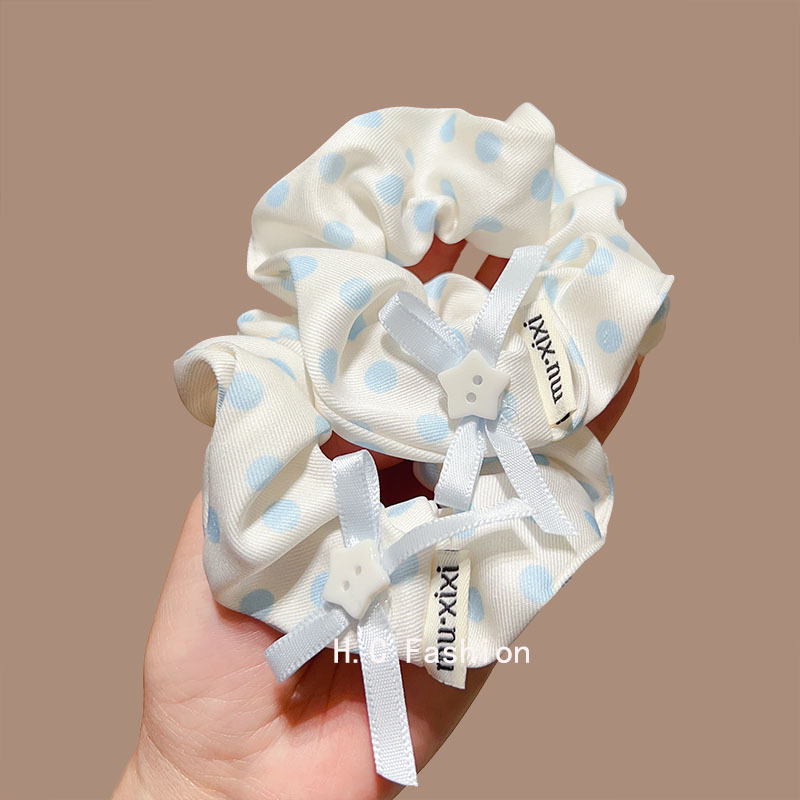 The Korean-style blue polka dot large intestine hair band exudes a high-end and laid-back vibe for women. It features a low ponytail hair accessory and a simple hair tie Specification drawing