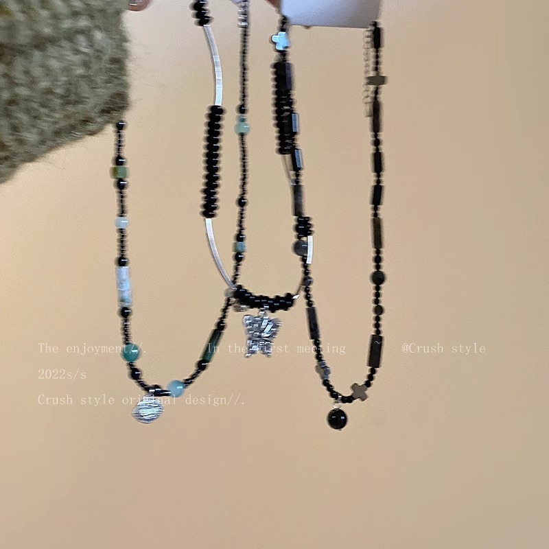 The vintage little butterfly necklace, with a unique design sense and handcrafted beaded style, is a trendy collarbone chain from 2023 Application Scenario