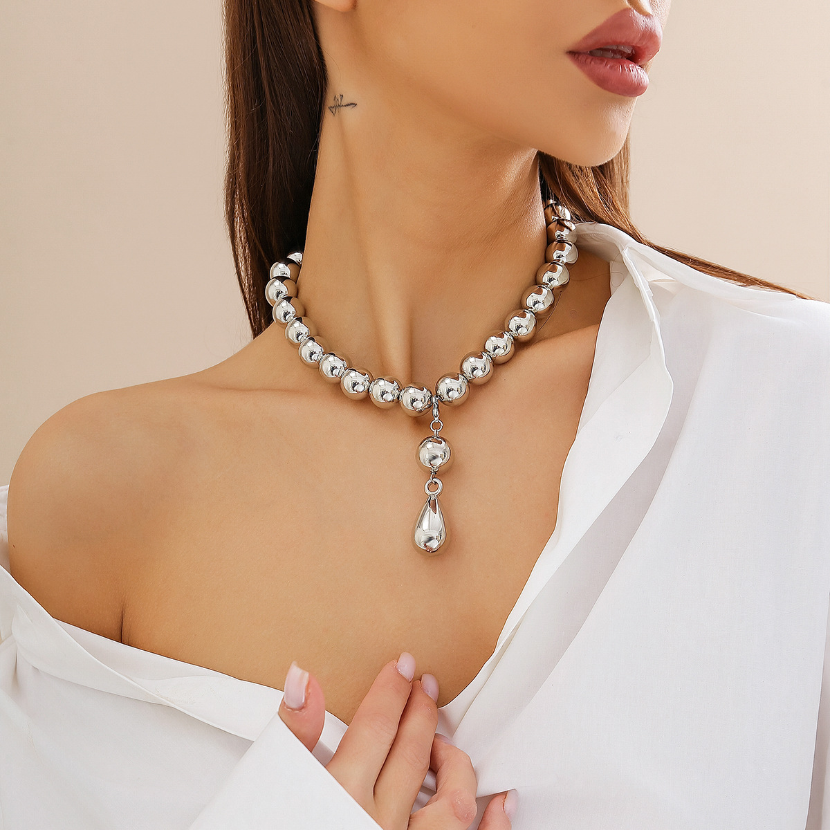 European and American cross-border exaggerated round bead necklace for women, versatile beaded choker metallic water drop collar accessory details Picture