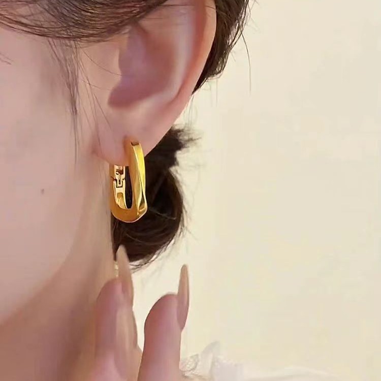 European and American minimalist plain bezel geometric earring earrings, a niche design with a high-end feel, a new 2025 bestseller for women details Picture