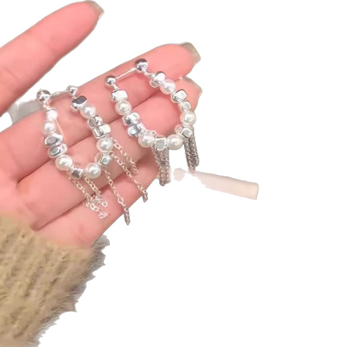 Suiguang: 2025 New retro light luxury pearl beaded irregular style, cold and elegant Suzhou earrings and earrings Item Picture