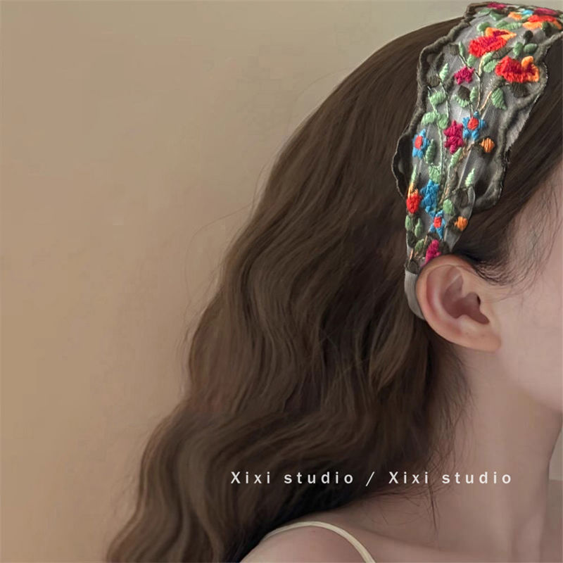Retro flower-embroidered headband, new Spring/Summer 2025 ethnic style wide-edge headband, high-end headwear, pressure hair clip details Picture