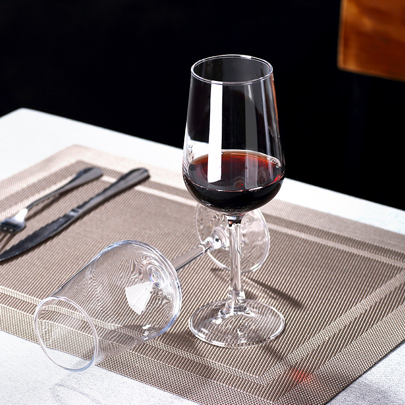 The Green Apple Phantom series of red wine glasses, highball glasses, enhanced wine glasses, foreign wine glasses, restaurant and bar logo printing full figure