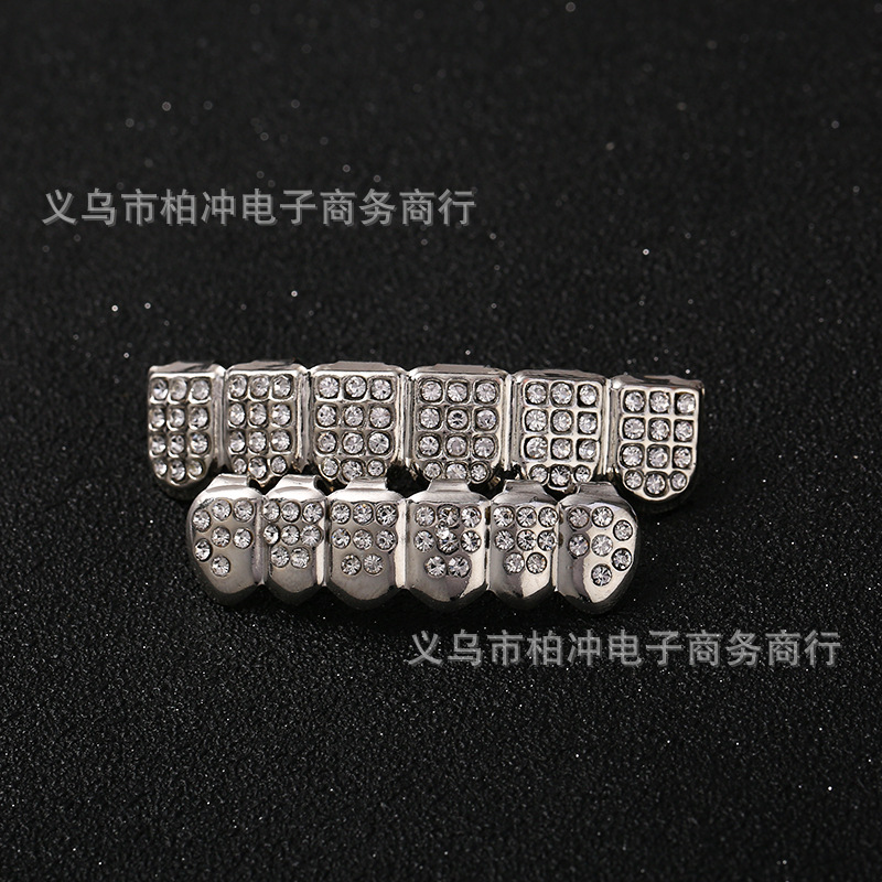 Cross-border dental braces with 72 diamonds, hip-hop style, full diamonds, hip-hop gold and silver hip-hop braces, dentures Application Scenario