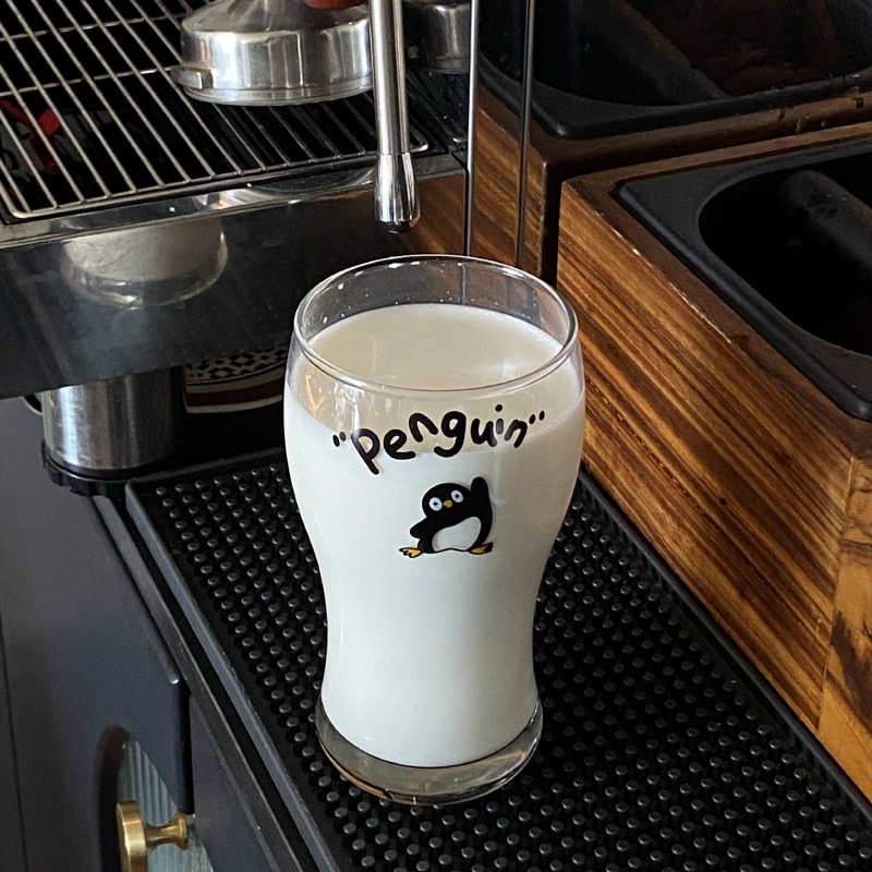 Manmang made cute penguin juice cups, summer Instagram retro beer mugs, large-capacity cold drink cups with big bellies Item Picture