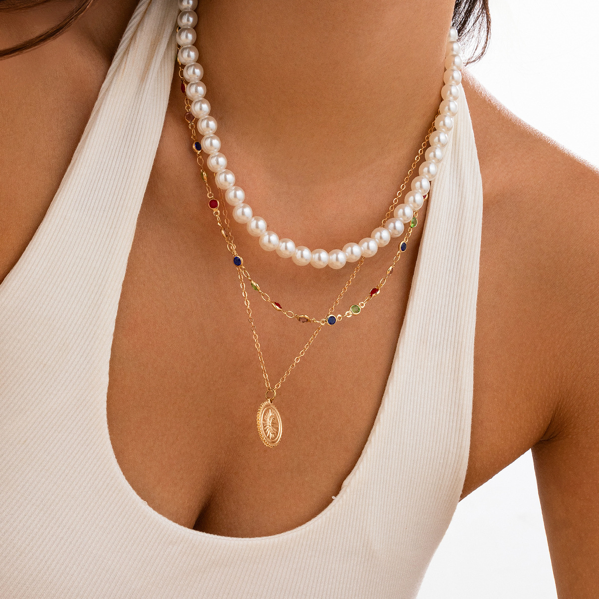 European and American cross-border jewelry, fashionable imitation pearl beaded multi-layer necklace, simple round plate alloy pendant, collarbone chain Specification drawing