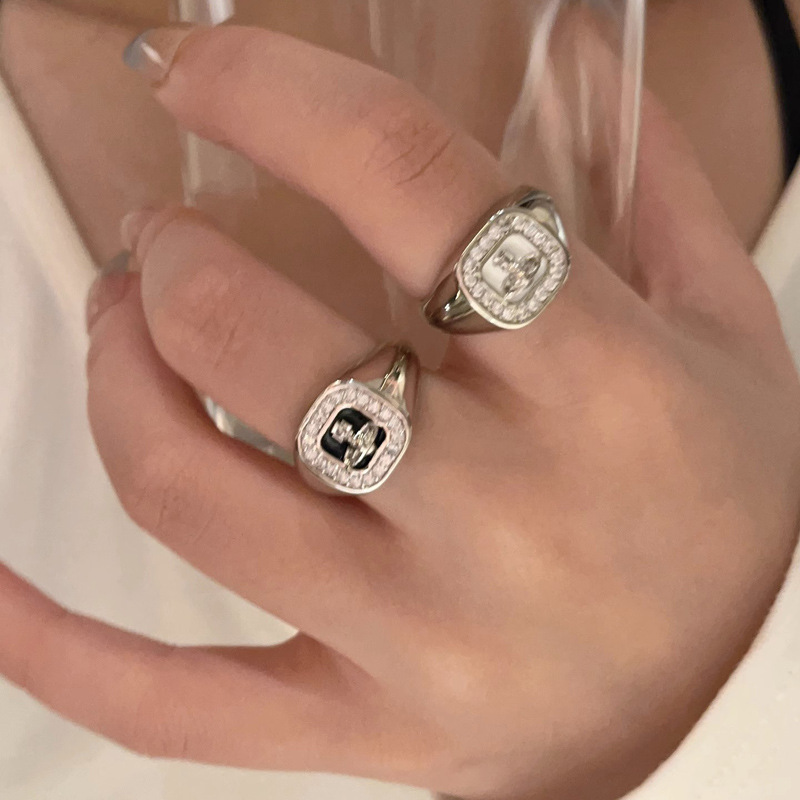The European and American cool and fashionable Saturn open ring is a high-end and versatile, light luxury and niche design for women Specification drawing