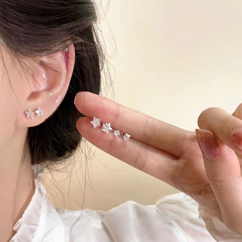 s925 Exquisite Zircon five-pointed star Stud earrings for women, with a light luxury and high-end feel, is a new 2025 trendy, simple and versatile ear accessory full figure