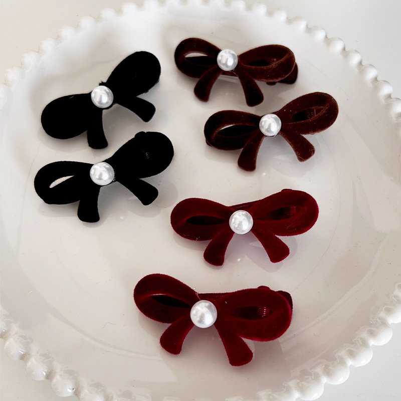 This autumn and winter red bow hairpin is a unique and high-end female hairpin. It can be used for both side and side clips. It's a New Year hairpin with a princess hairstyle Specification drawing